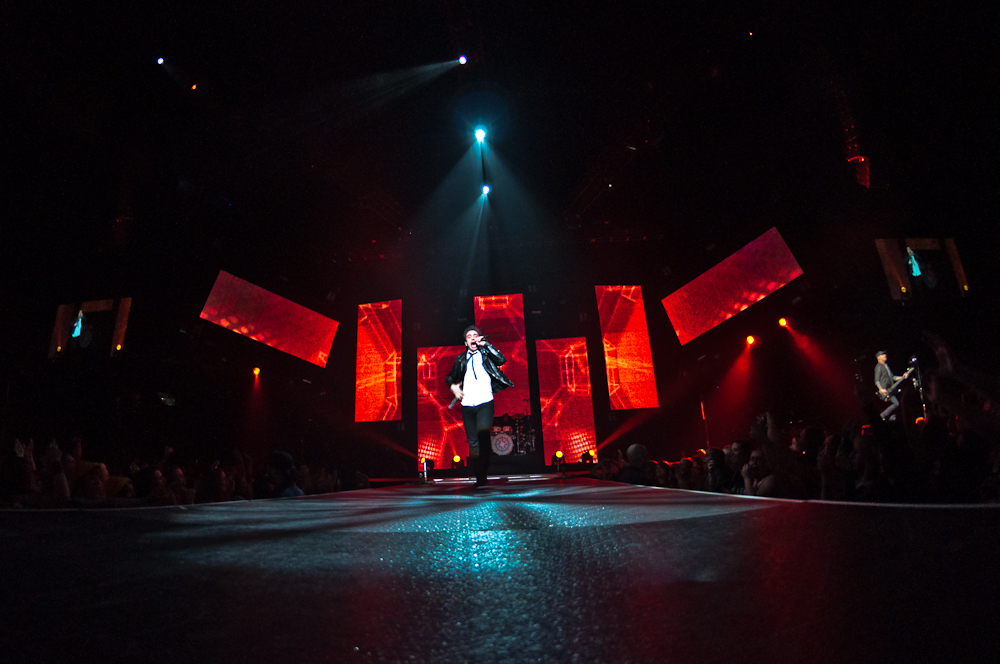 Hedley performing at Rogers Arena, Vancouver - concert photography by Michael Caswell