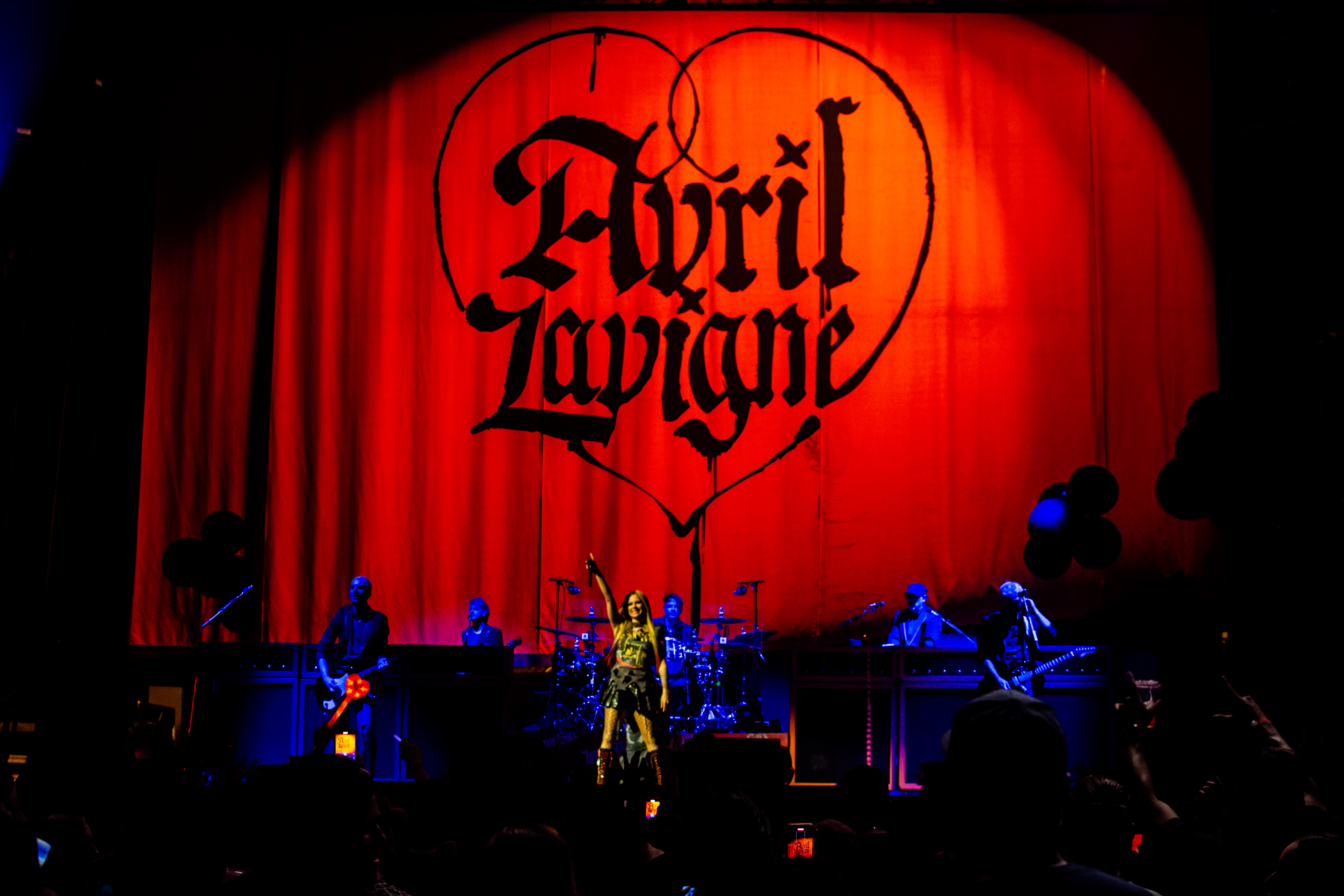 Avril Lavigne performing at Rogers Arena, Vancouver - concert photography by Michael Caswell
