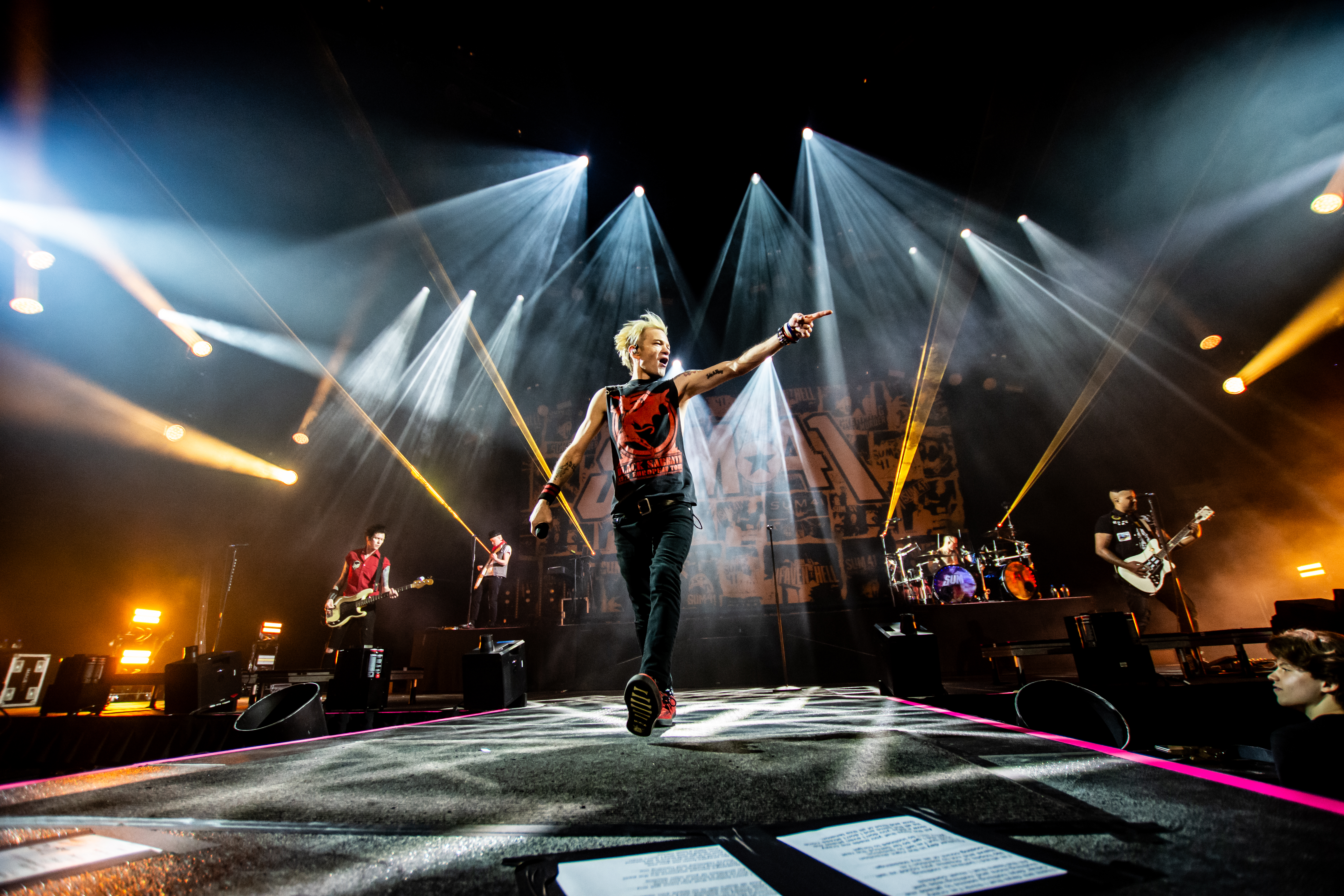 Sum 41 performing at Rogers Arena, Vancouver - concert photography by Michael Caswell