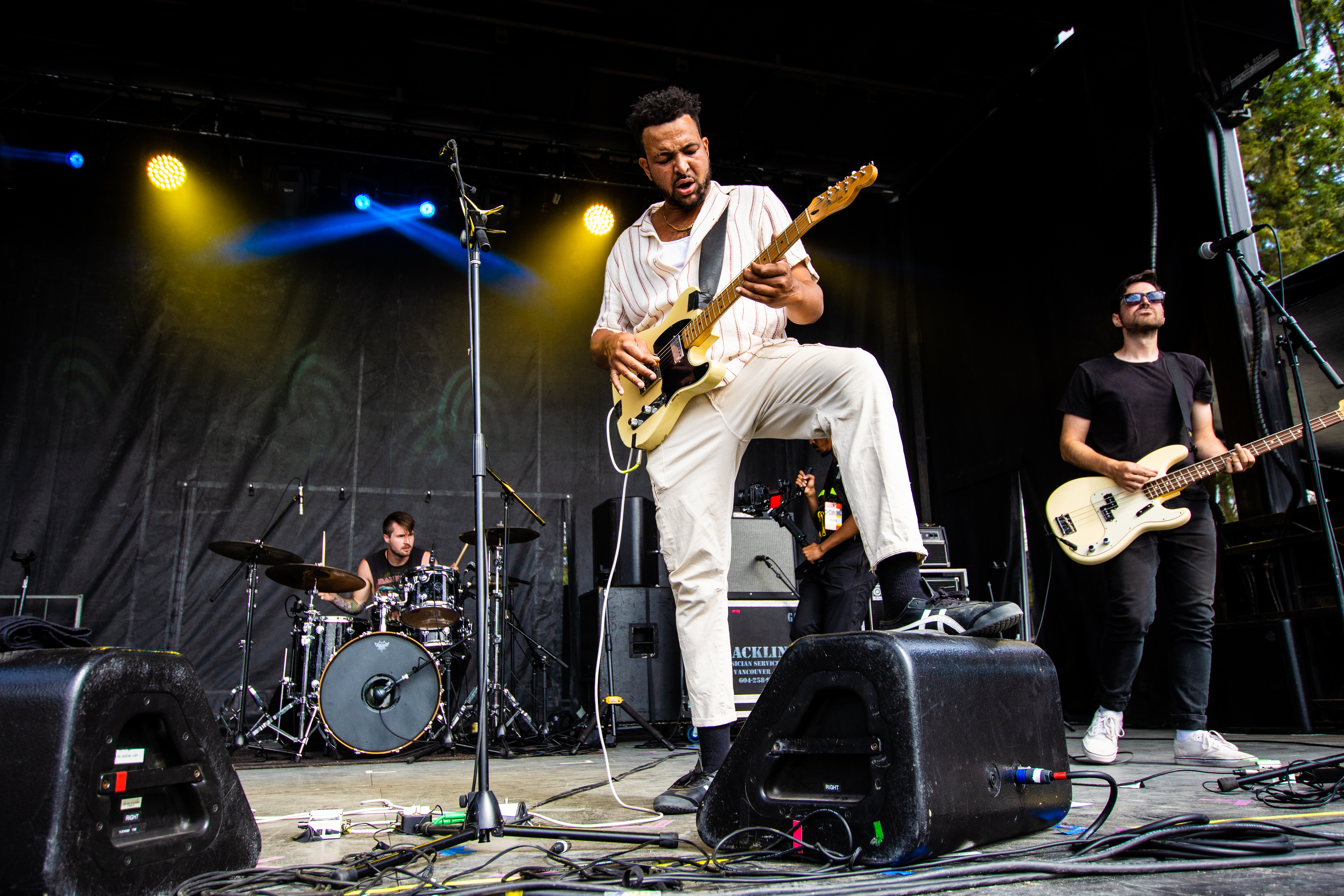 Texas King performing at Ambleside Music Festival, Vancouver - concert photography by Michael Caswell