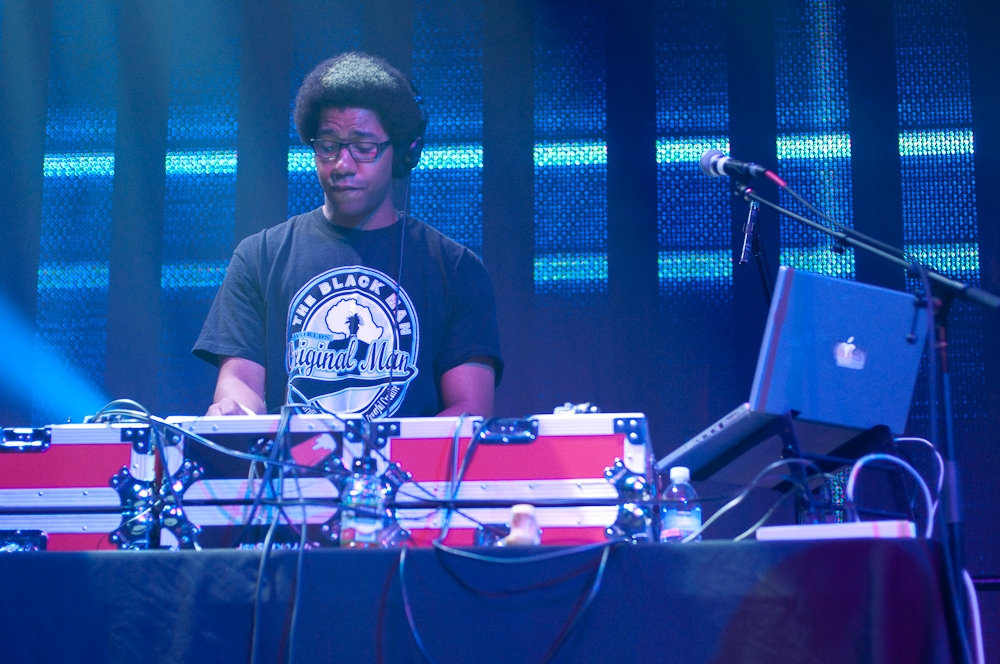 THEESatisfaction performing at Bumbershoot, Vancouver - concert photography by Michael Caswell
