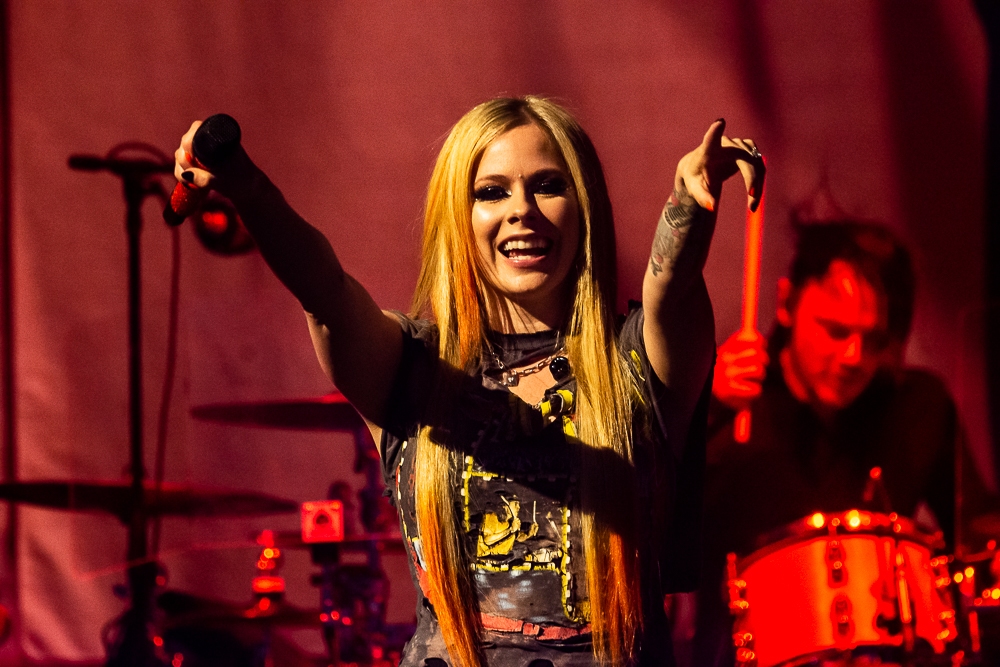 Photos Avril Lavigne Rogers Arena Jul 23 2022 SCENE IN THE DARK