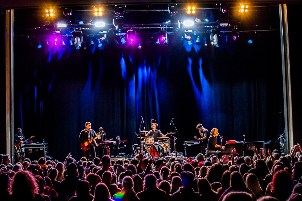 Hanson @ Vogue Theatre - Nov 30 2019